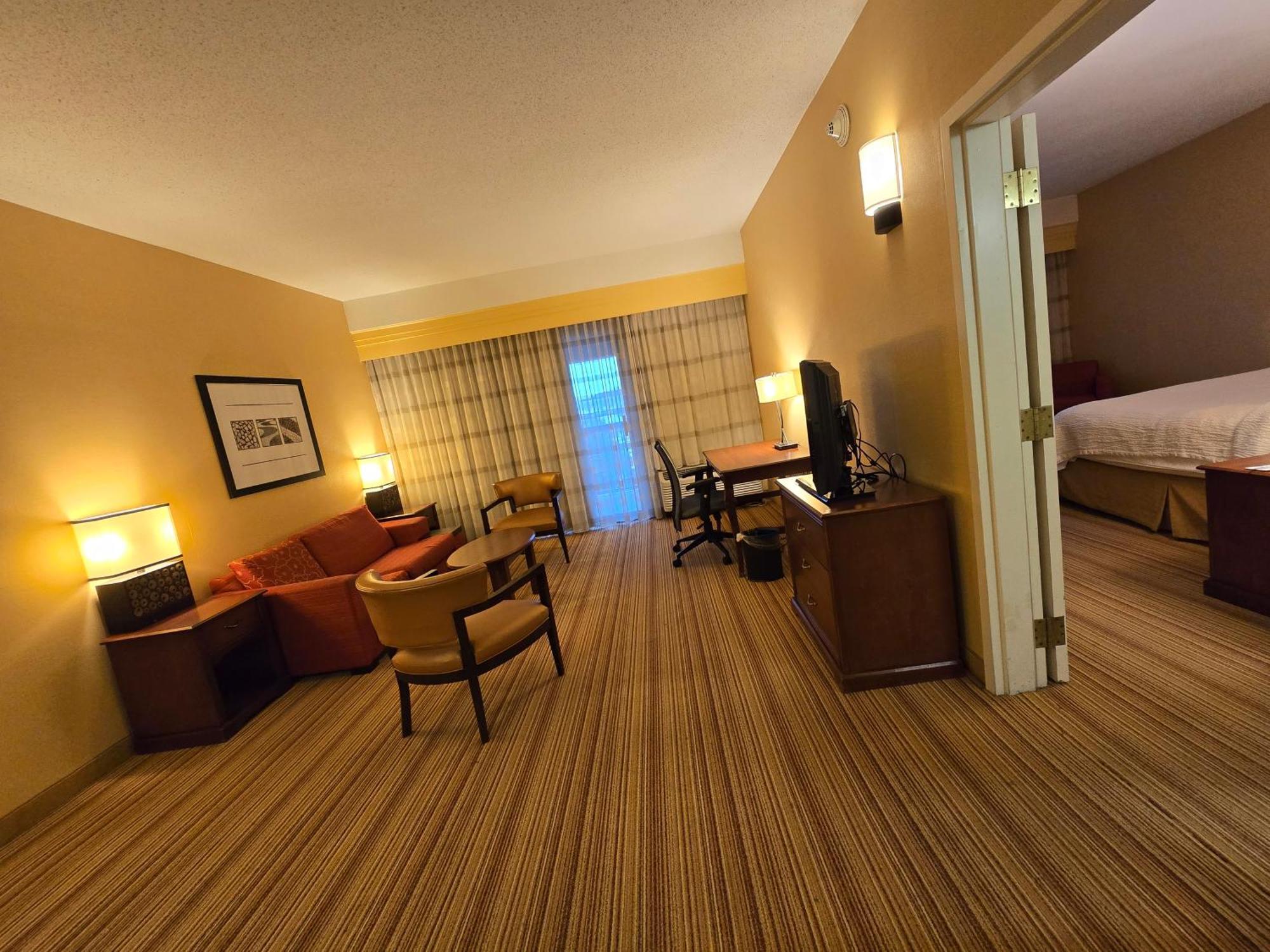 Country Inn & Suites By Radisson, Convention Center Altoona Exterior photo